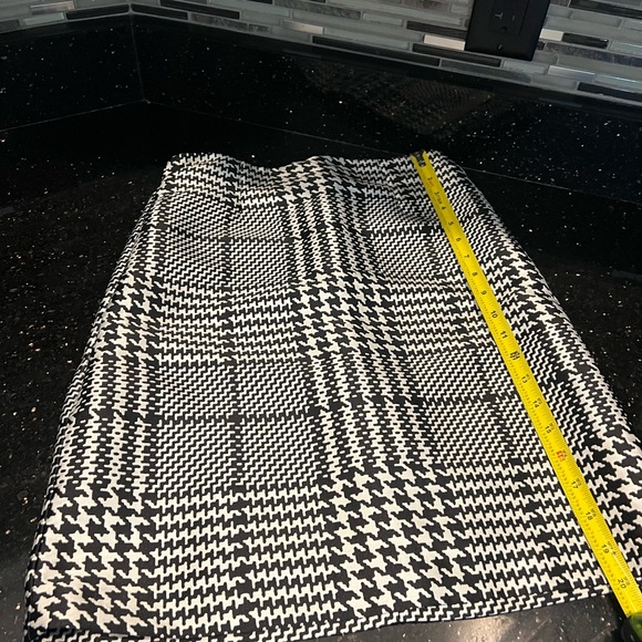 White House Black Market houndstooth lined  straight skirt size 0 - Picture 5 of 8